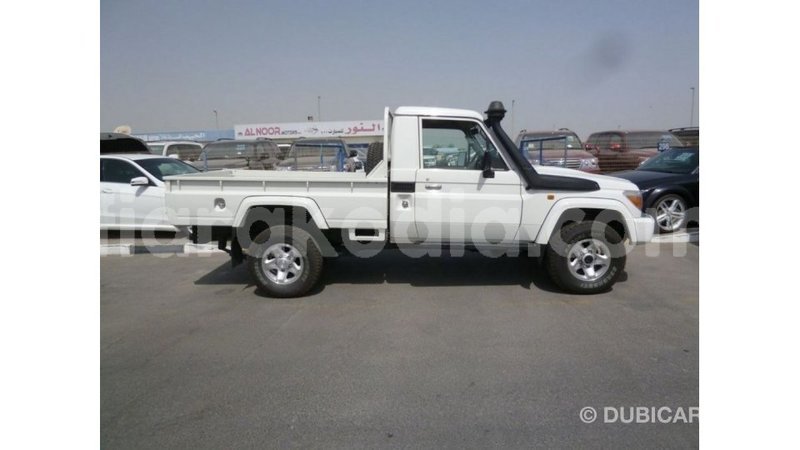 Big with watermark toyota land cruiser diana import dubai 5498