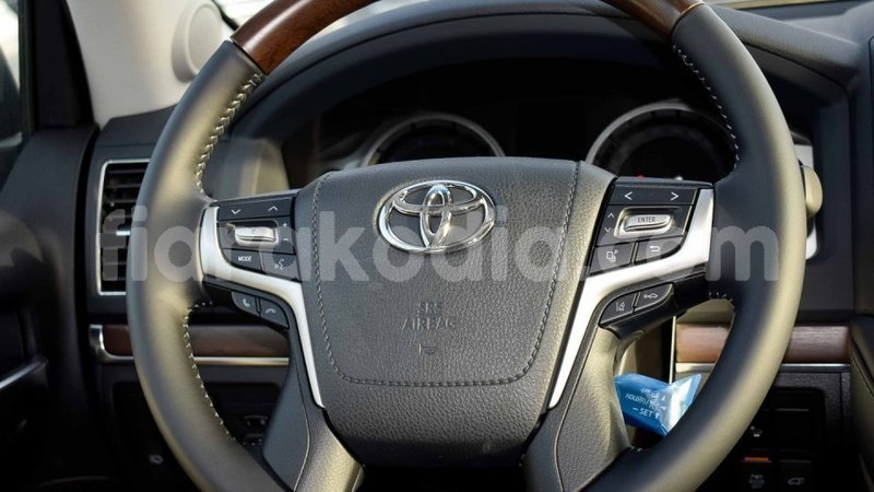 Big with watermark toyota land cruiser diana import dubai 5504