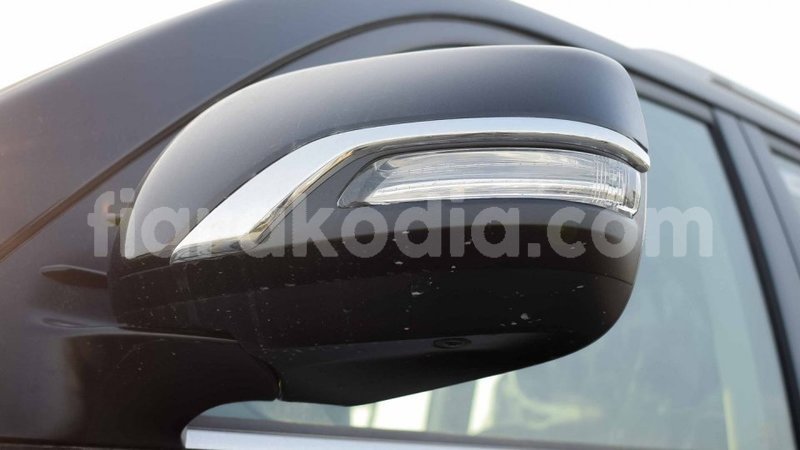 Big with watermark toyota land cruiser diana import dubai 5504