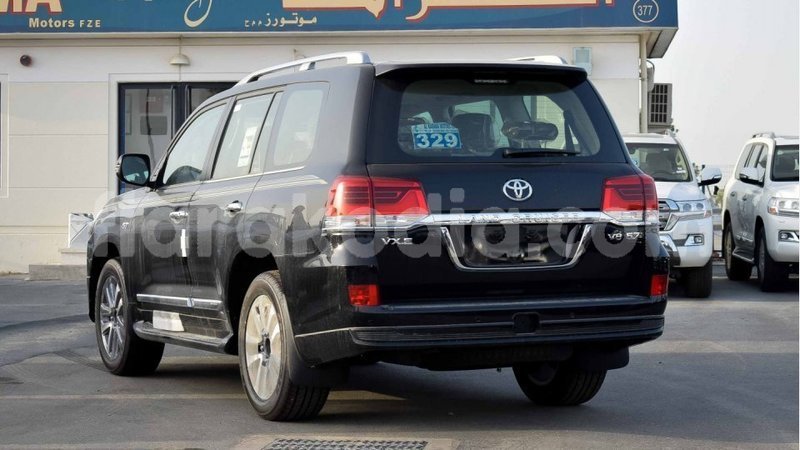 Big with watermark toyota land cruiser diana import dubai 5504