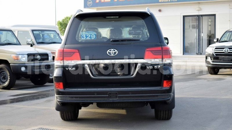 Big with watermark toyota land cruiser diana import dubai 5504
