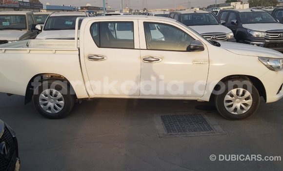 Hividy Toyota Hilux fotsy Car in Import - Dubai in Diana Hividy Toyota Hilux fotsy Car in Import - Dubai in Diana