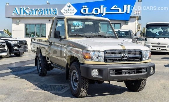 Acheter Import Voiture Toyota Land Cruiser Beige à Import - Dubai, Diana Acheter Import Voiture Toyota Land Cruiser Beige à Import - Dubai, Diana