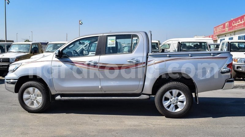 Big with watermark toyota hilux diana import dubai 5512