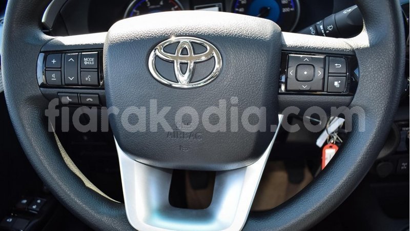 Big with watermark toyota hilux diana import dubai 5512