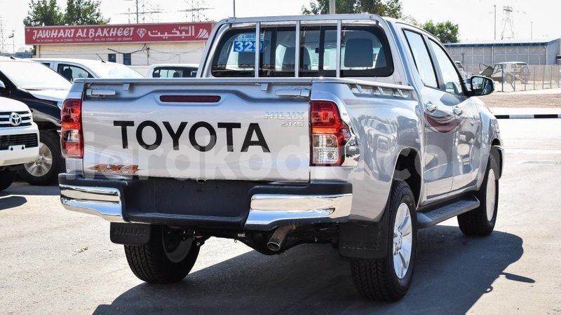 Big with watermark toyota hilux diana import dubai 5512