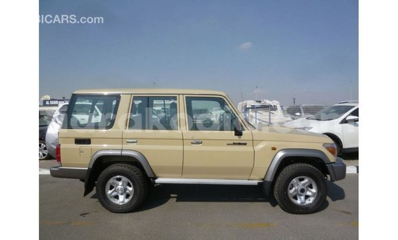 Acheter Import Voiture Toyota Land Cruiser Beige à Import - Dubai, Diana Acheter Import Voiture Toyota Land Cruiser Beige à Import - Dubai, Diana