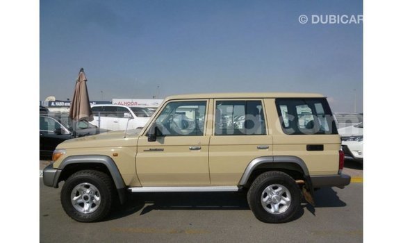Acheter Import Voiture Toyota Land Cruiser Beige à Import - Dubai, Diana Acheter Import Voiture Toyota Land Cruiser Beige à Import - Dubai, Diana