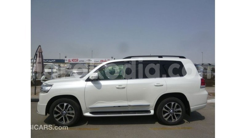 Big with watermark toyota land cruiser diana import dubai 5527