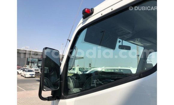 Buy Import Mitsubishi Carisma White Car in Import - Dubai in Diana Buy Import Mitsubishi Carisma White Car in Import - Dubai in Diana