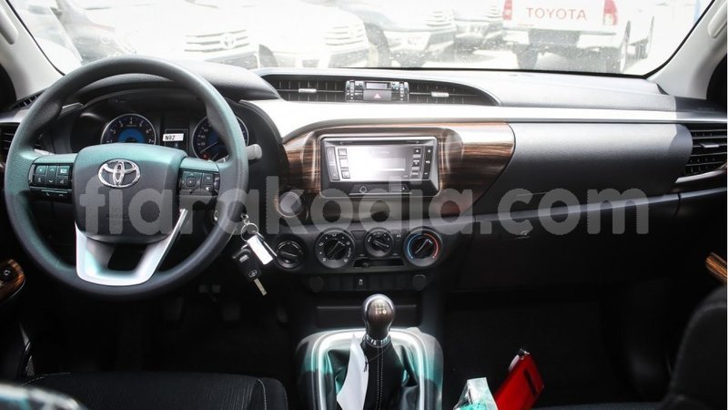 Big with watermark toyota hilux diana import dubai 5534