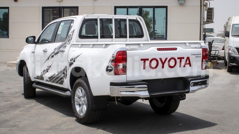 Big with watermark toyota hilux diana import dubai 5534