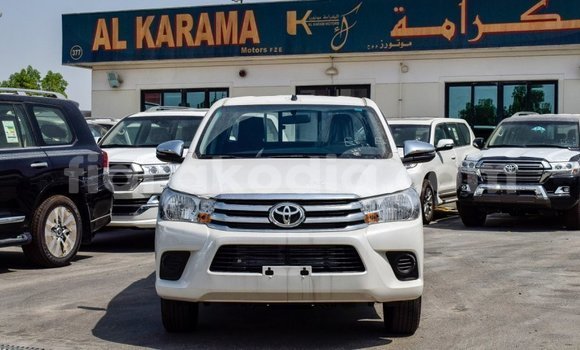 Hividy Toyota Hilux fotsy Car in Import - Dubai in Diana Hividy Toyota Hilux fotsy Car in Import - Dubai in Diana