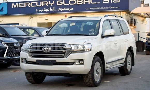 Hividy Toyota Land Cruiser fotsy Car in Import - Dubai in Diana Hividy Toyota Land Cruiser fotsy Car in Import - Dubai in Diana