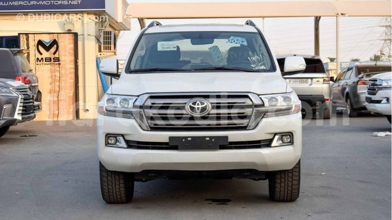 Big with watermark toyota land cruiser diana import dubai 5540