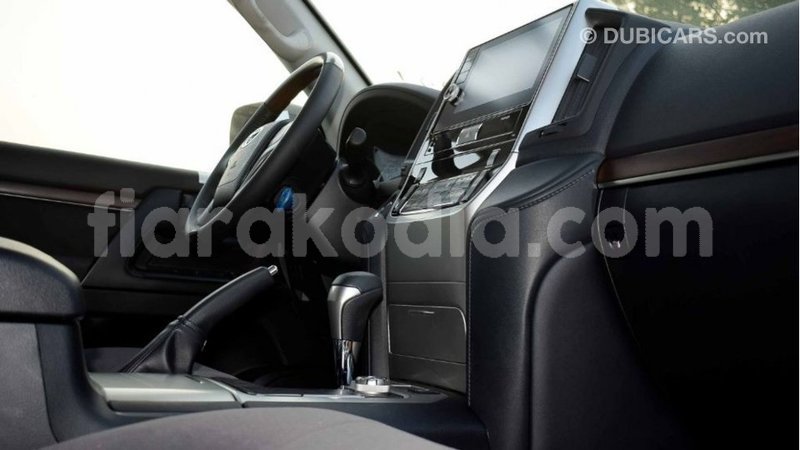 Big with watermark toyota land cruiser diana import dubai 5540