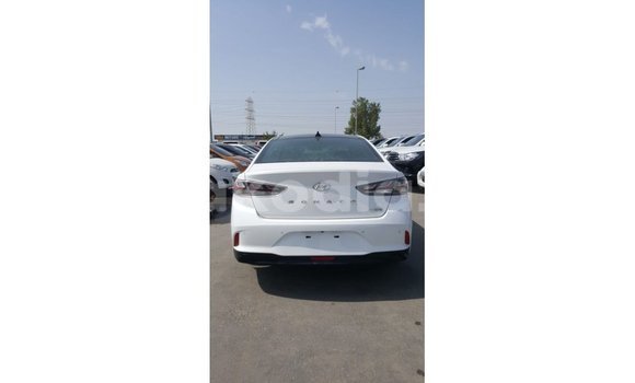 Hividy Hyundai Sonata fotsy Car in Import - Dubai in Diana Hividy Hyundai Sonata fotsy Car in Import - Dubai in Diana