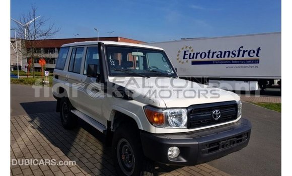 Acheter Import Voiture Toyota Land Cruiser Blanc à Import - Dubai, Diana Acheter Import Voiture Toyota Land Cruiser Blanc à Import - Dubai, Diana