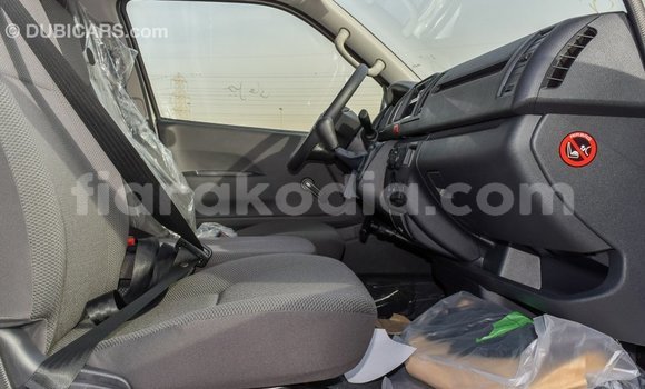 Hividy Toyota Hiace fotsy Car in Import - Dubai in Diana Hividy Toyota Hiace fotsy Car in Import - Dubai in Diana
