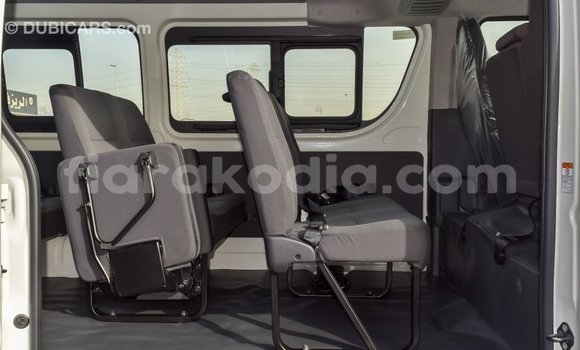 Hividy Toyota Hiace fotsy Car in Import - Dubai in Diana Hividy Toyota Hiace fotsy Car in Import - Dubai in Diana