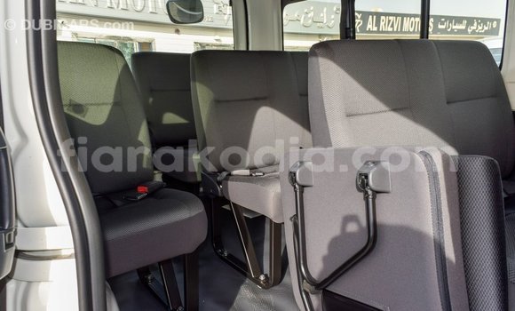Hividy Toyota Hiace fotsy Car in Import - Dubai in Diana Hividy Toyota Hiace fotsy Car in Import - Dubai in Diana