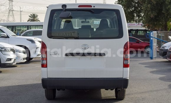 Hividy Toyota Hiace fotsy Car in Import - Dubai in Diana Hividy Toyota Hiace fotsy Car in Import - Dubai in Diana