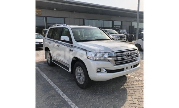 Acheter Import Voiture Toyota Land Cruiser Blanc à Import - Dubai, Diana Acheter Import Voiture Toyota Land Cruiser Blanc à Import - Dubai, Diana