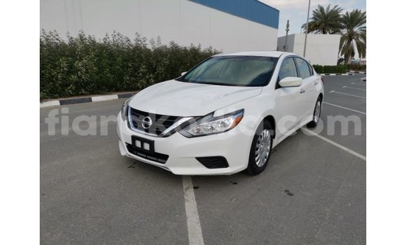 Hividy Nissan Altima fotsy Car in Import - Dubai in Diana Hividy Nissan Altima fotsy Car in Import - Dubai in Diana