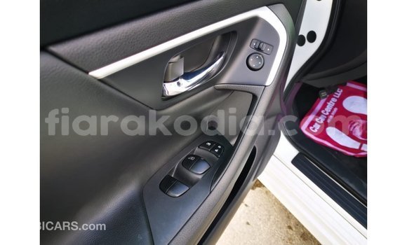 Hividy Nissan Altima fotsy Car in Import - Dubai in Diana Hividy Nissan Altima fotsy Car in Import - Dubai in Diana