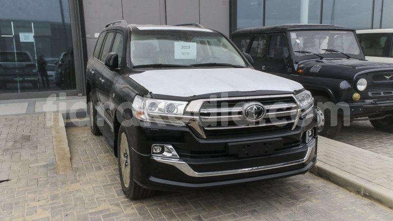 Big with watermark toyota land cruiser diana import dubai 5576