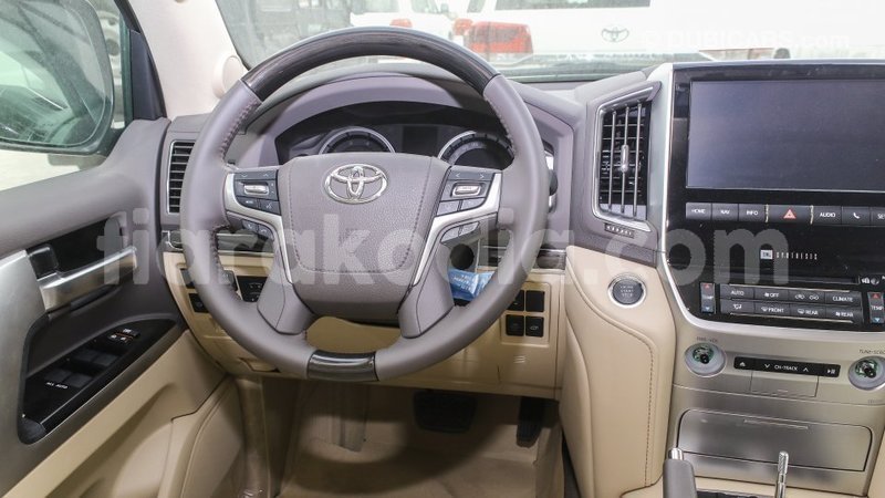 Big with watermark toyota land cruiser diana import dubai 5576