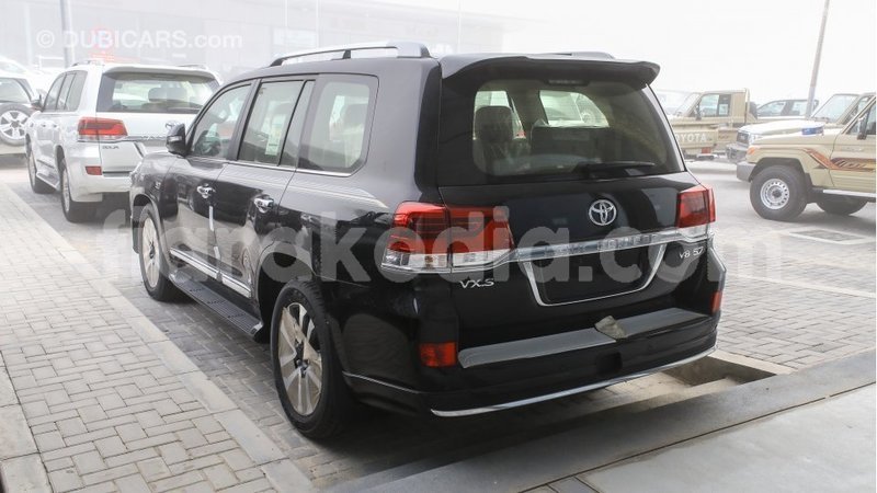 Big with watermark toyota land cruiser diana import dubai 5576