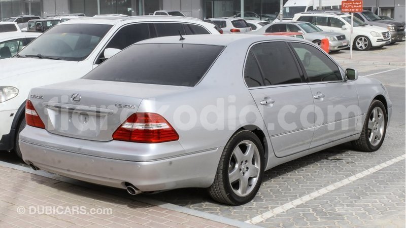 Big with watermark lexus ls diana import dubai 5577