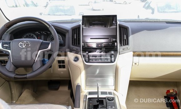 Hividy Toyota Land Cruiser fotsy Car in Import - Dubai in Diana Hividy Toyota Land Cruiser fotsy Car in Import - Dubai in Diana