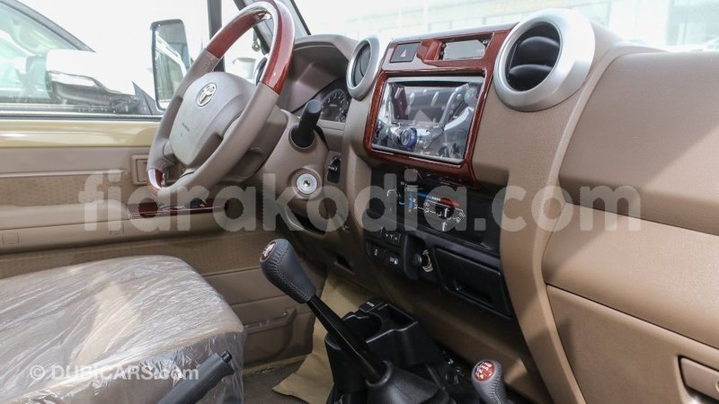 Big with watermark toyota land cruiser diana import dubai 5579