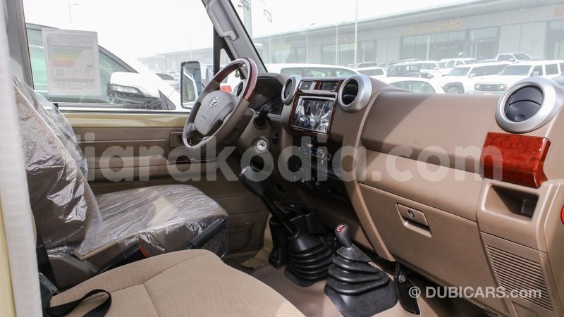 Big with watermark toyota land cruiser diana import dubai 5579