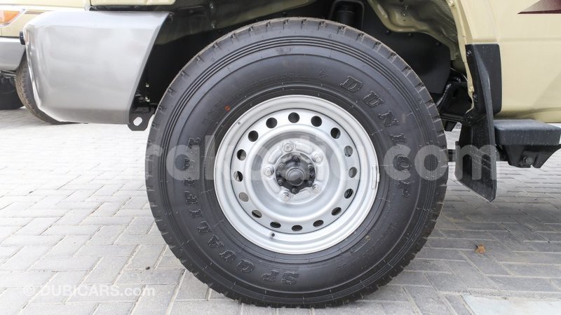 Big with watermark toyota land cruiser diana import dubai 5579