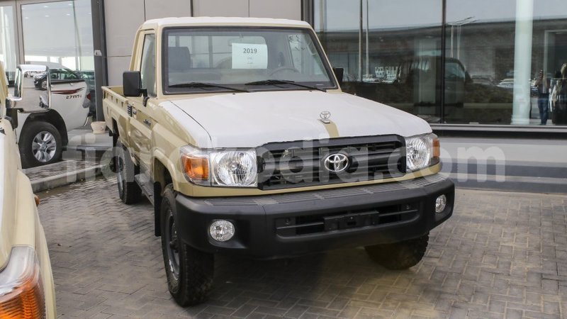 Big with watermark toyota land cruiser diana import dubai 5581