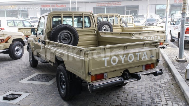 Big with watermark toyota land cruiser diana import dubai 5581