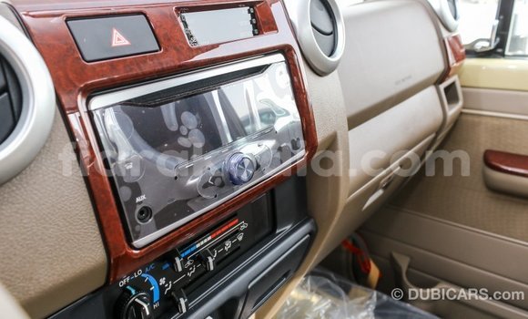 Acheter Import Voiture Toyota Land Cruiser Beige à Import - Dubai, Diana Acheter Import Voiture Toyota Land Cruiser Beige à Import - Dubai, Diana