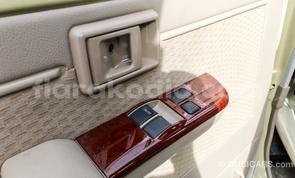 Acheter Import Voiture Toyota Land Cruiser Beige à Import - Dubai, Diana Acheter Import Voiture Toyota Land Cruiser Beige à Import - Dubai, Diana
