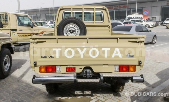 Acheter Import Voiture Toyota Land Cruiser Beige à Import - Dubai, Diana Acheter Import Voiture Toyota Land Cruiser Beige à Import - Dubai, Diana