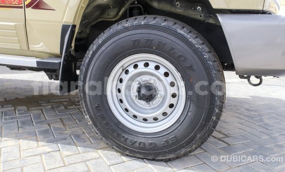 Acheter Import Voiture Toyota Land Cruiser Beige à Import - Dubai, Diana Acheter Import Voiture Toyota Land Cruiser Beige à Import - Dubai, Diana