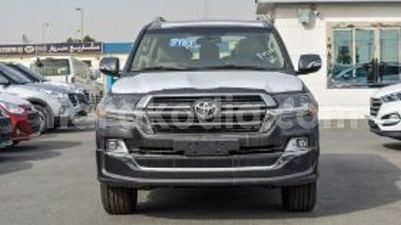 Big with watermark toyota land cruiser diana import dubai 5584