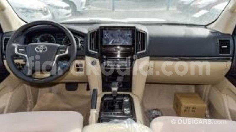 Big with watermark toyota land cruiser diana import dubai 5584