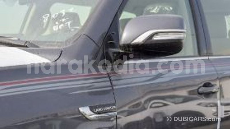 Big with watermark toyota land cruiser diana import dubai 5584