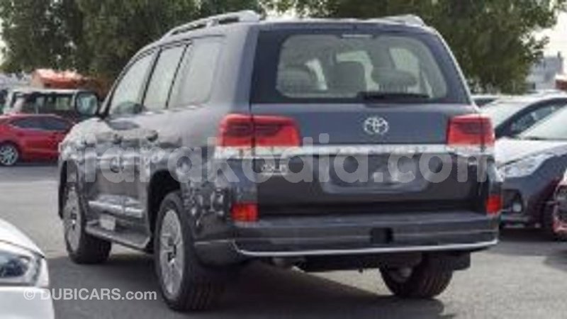 Big with watermark toyota land cruiser diana import dubai 5584