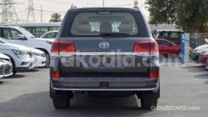 Big with watermark toyota land cruiser diana import dubai 5584