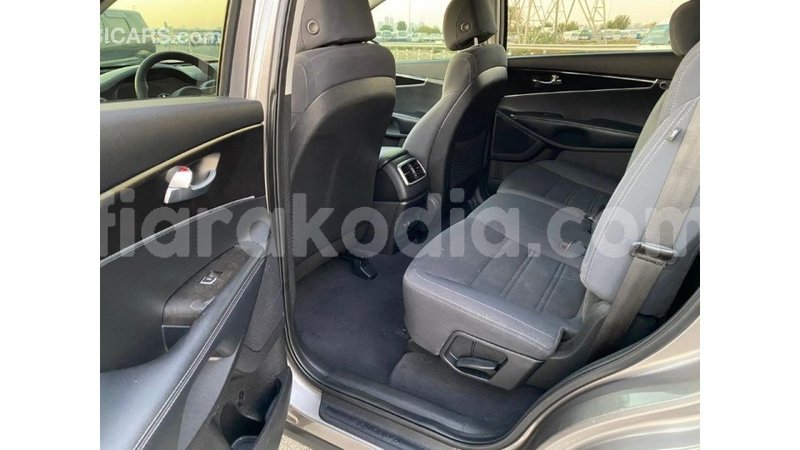 Big with watermark kia sorento diana import dubai 5587