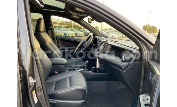 Hividy Toyota HiAce Hafa Truck in Import - Dubai in Diana Hividy Toyota HiAce Hafa Truck in Import - Dubai in Diana